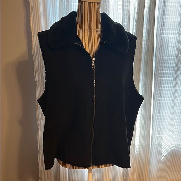 Women's Black Furry Vest - Picture 1 of 5